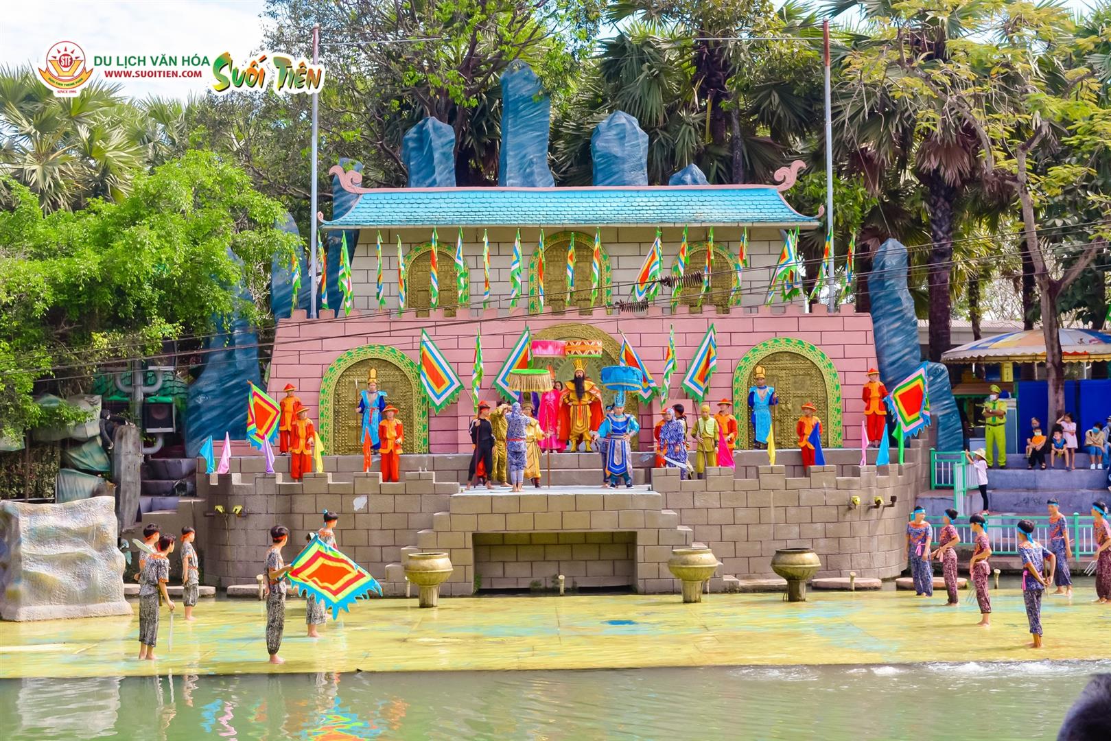 Suoi Tien Theme Park