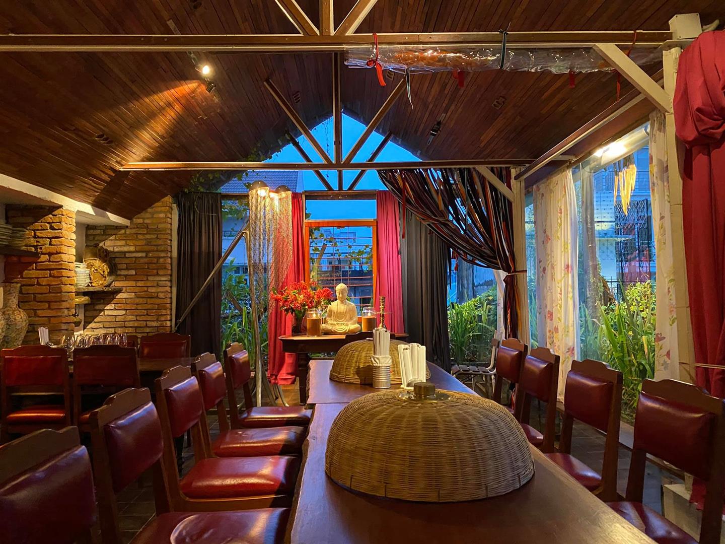 Cuc Gach Quan Restaurant