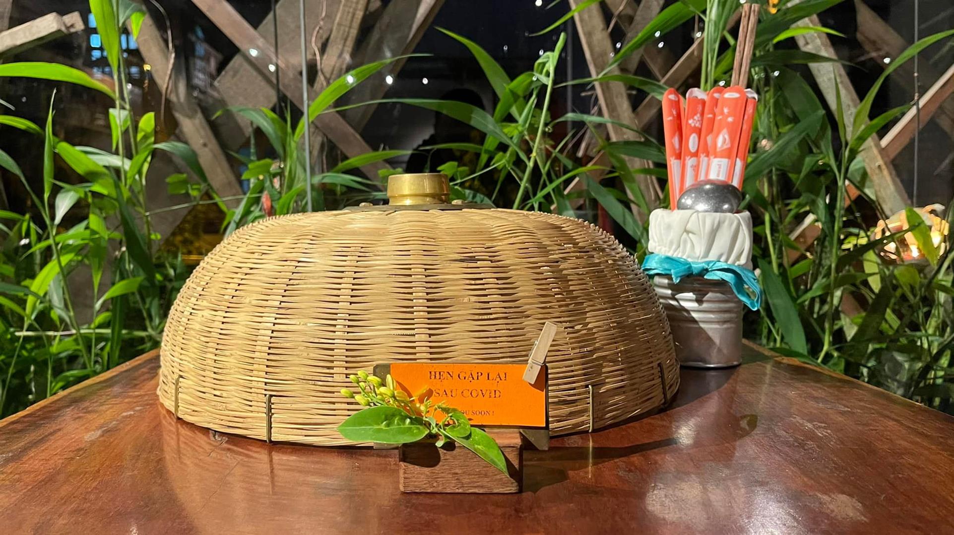Cuc Gach Quan Restaurant