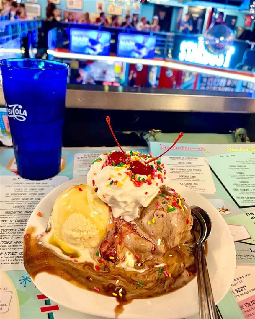 Ellen's Stardust Diner