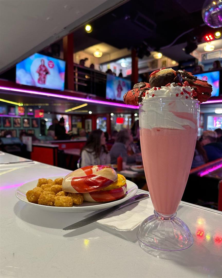 Ellen's Stardust Diner