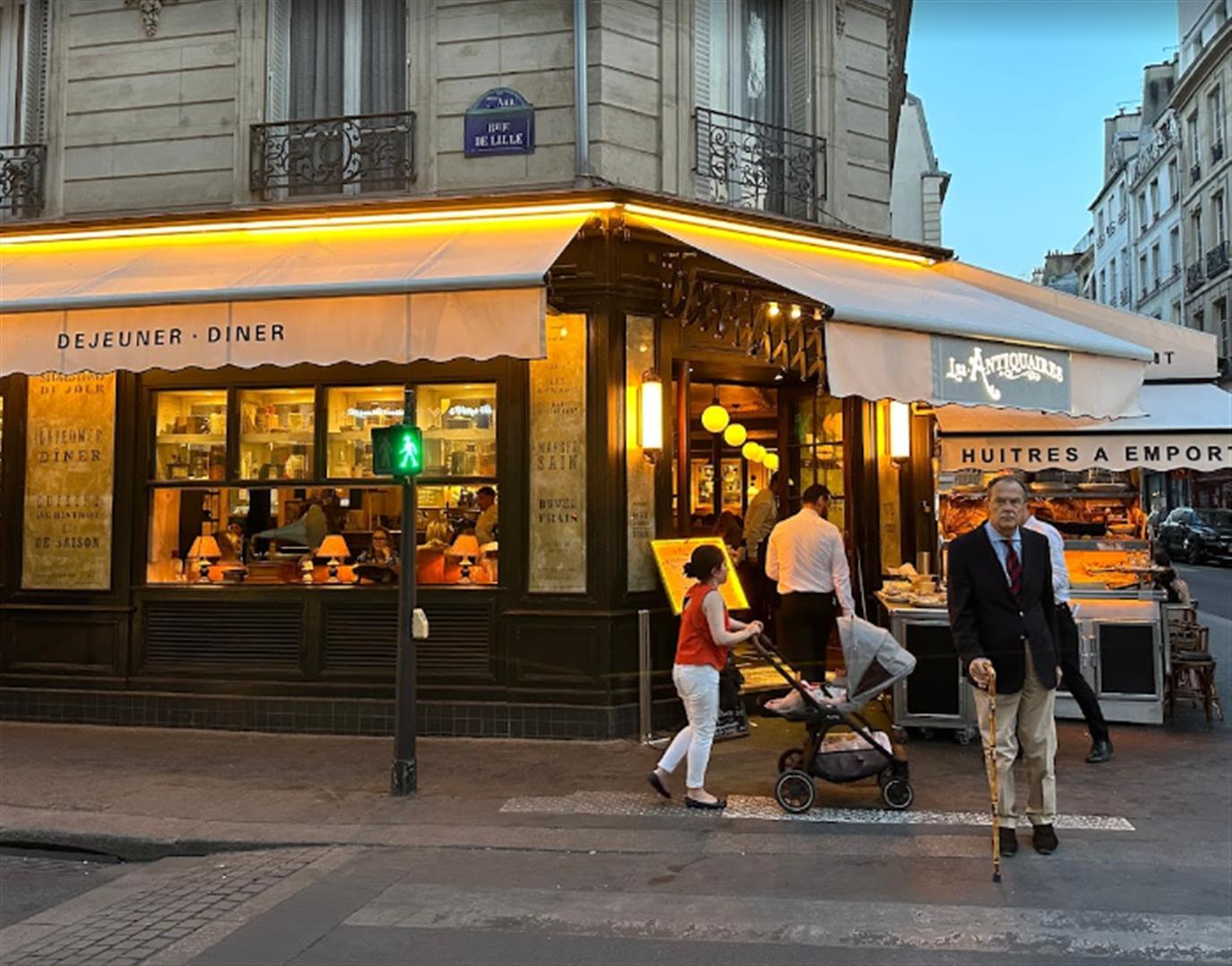 Les Antiquaires