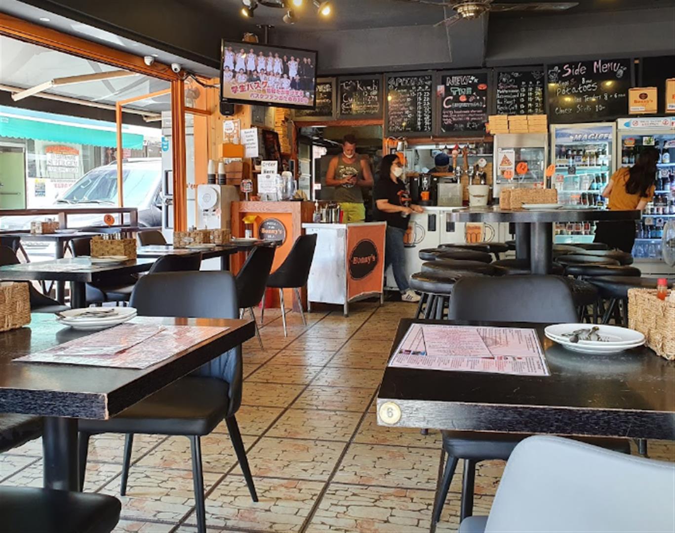 Bonny’s Pizza Pub