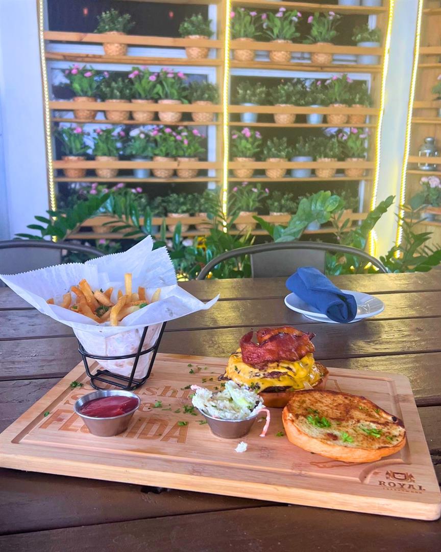 Maxine's Bistro and Bar