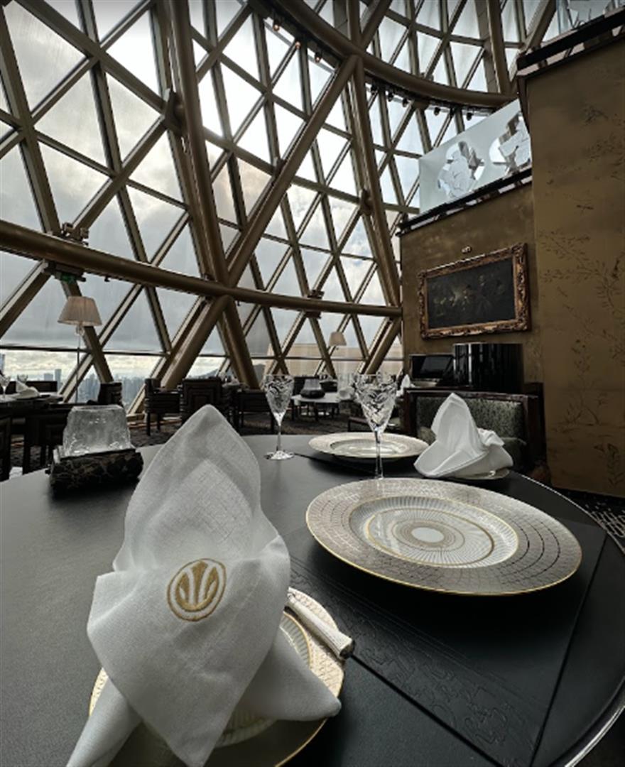 Robuchon au Dôme