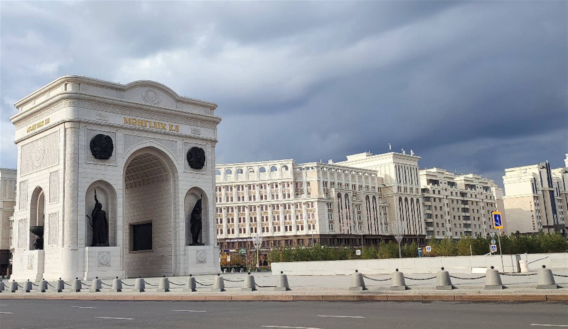 "Mäñgilik Yel" Arch of Triumph