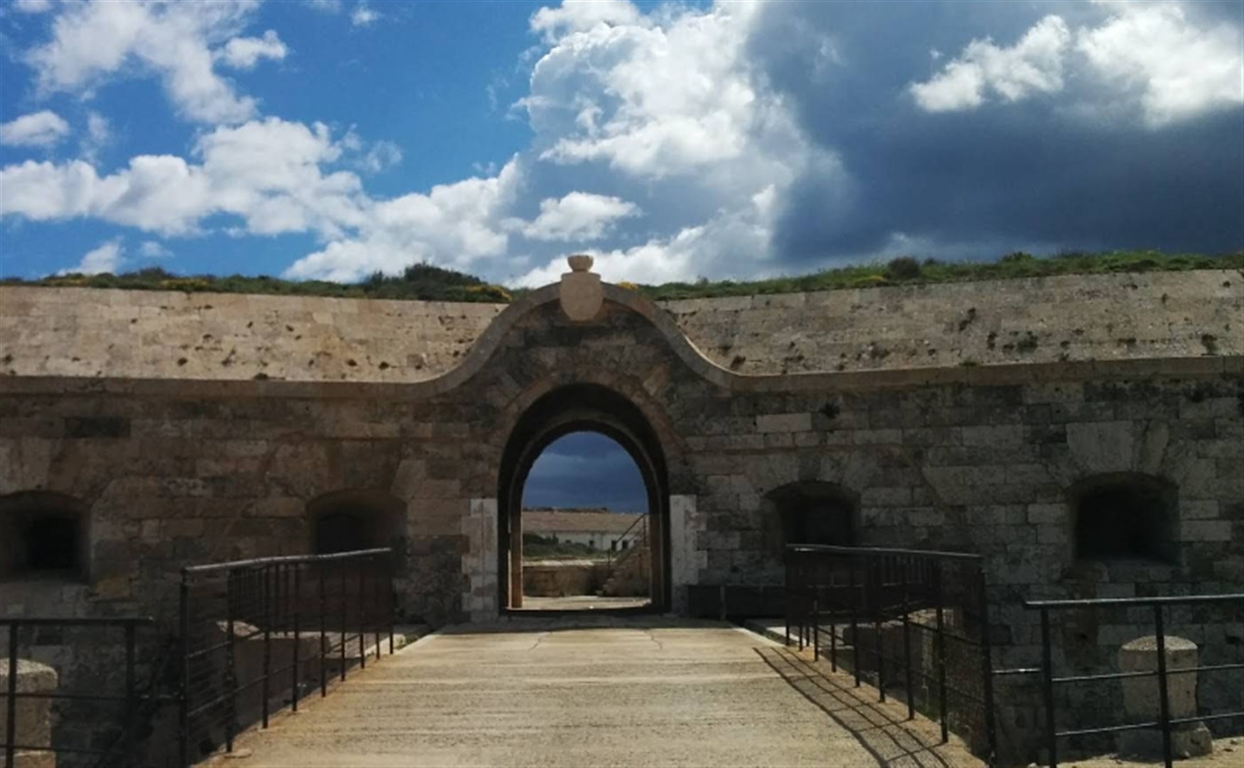 Isabel II Fortress / Mola Fortress