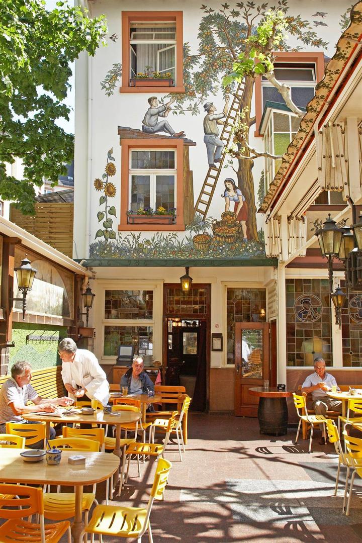 Zum Gemalten Haus