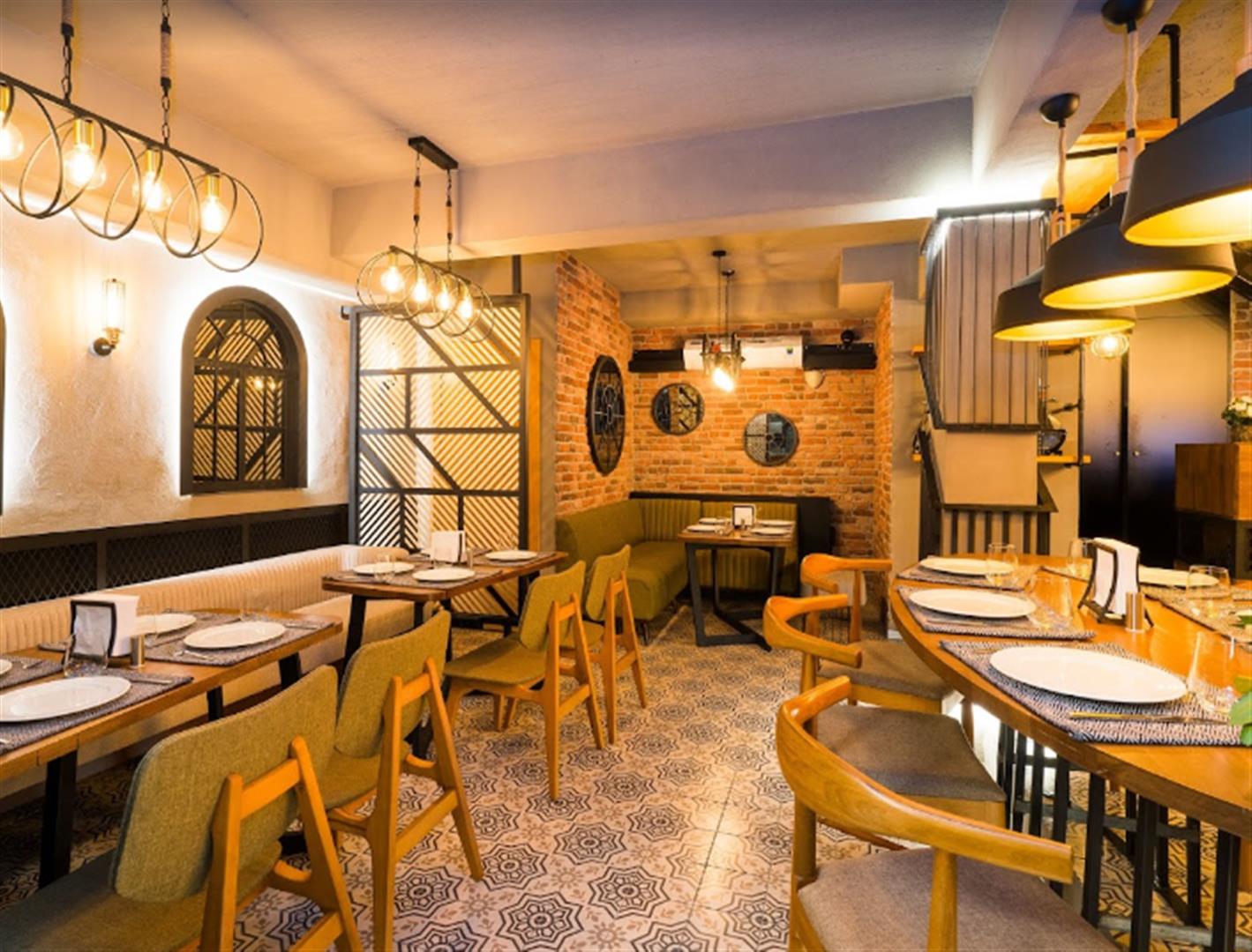 Mivan Restaurant & Cafe