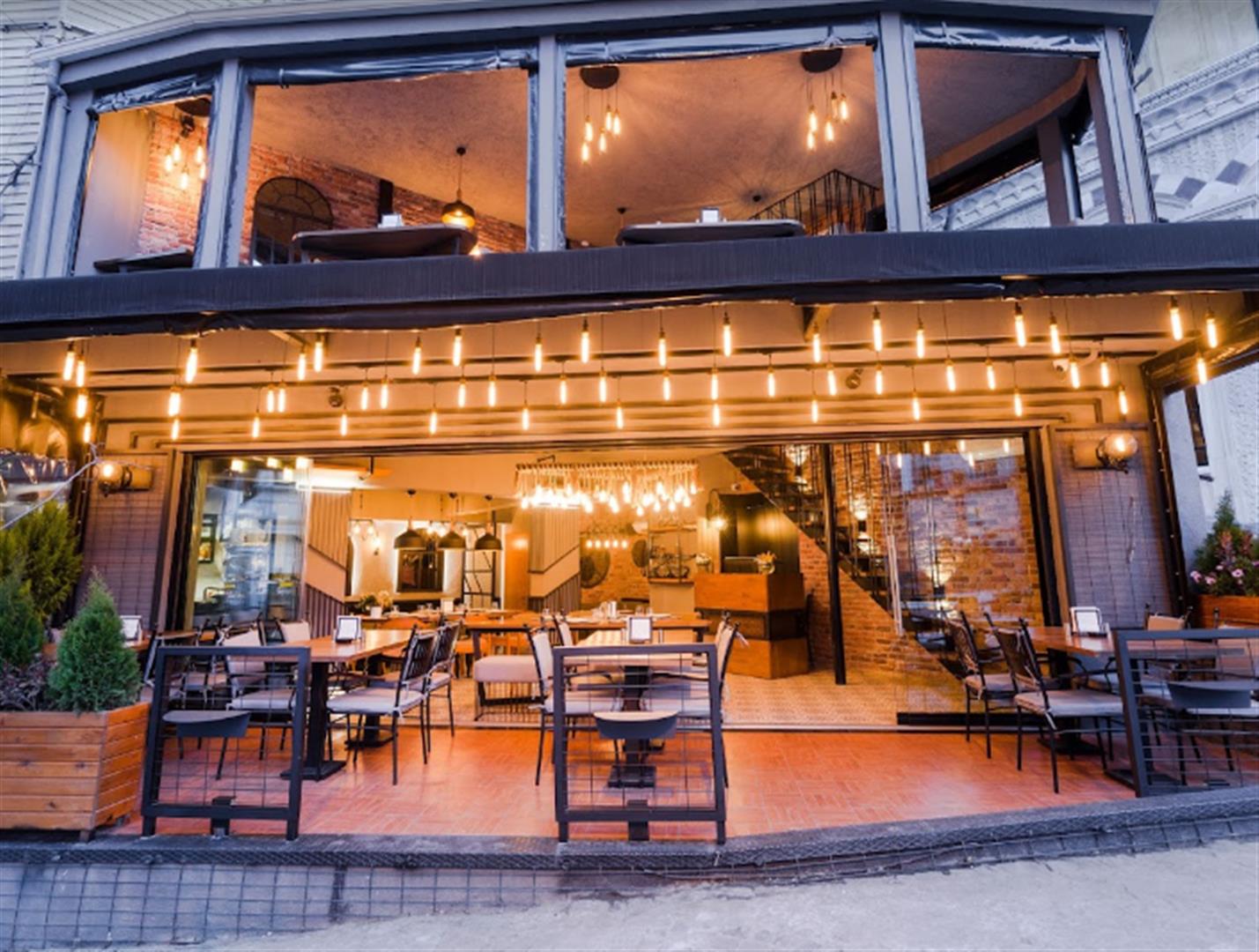Mivan Restaurant & Cafe