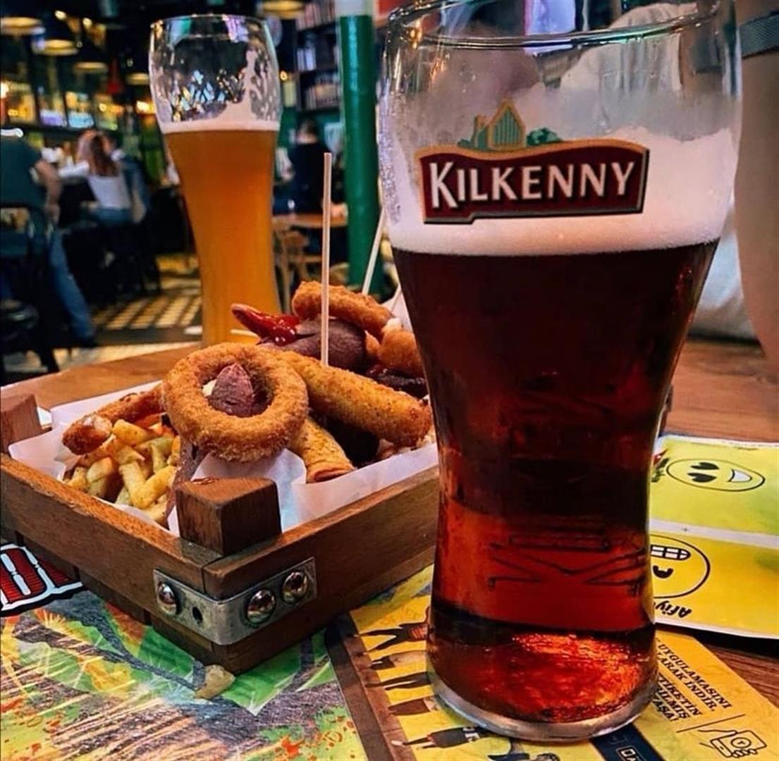 Corner Irish Pub