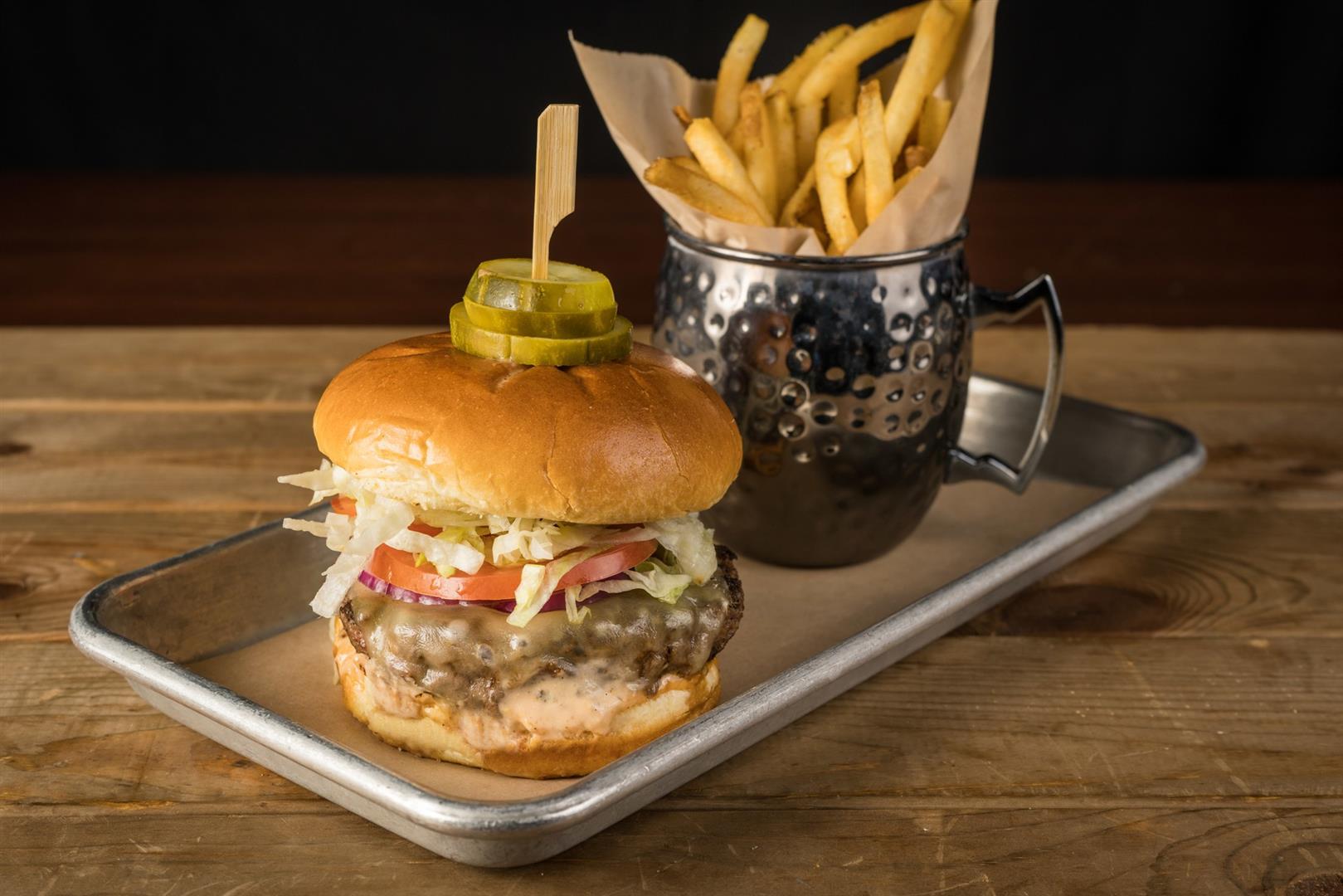 Bar Louie - Orlando Gateway