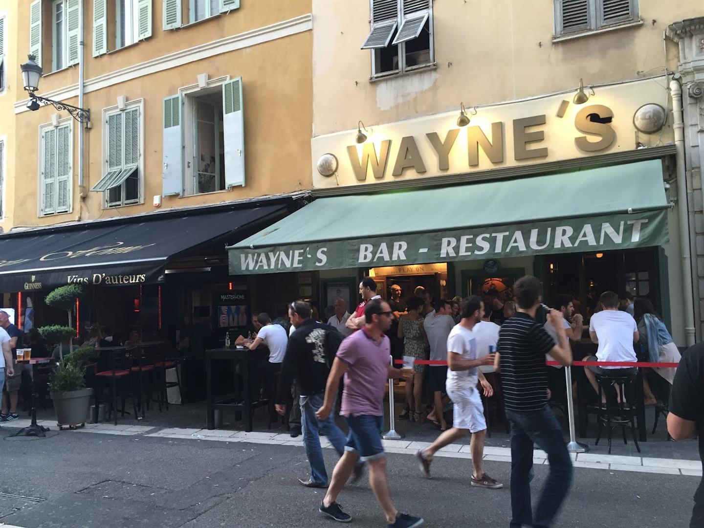 Wayne's Bar