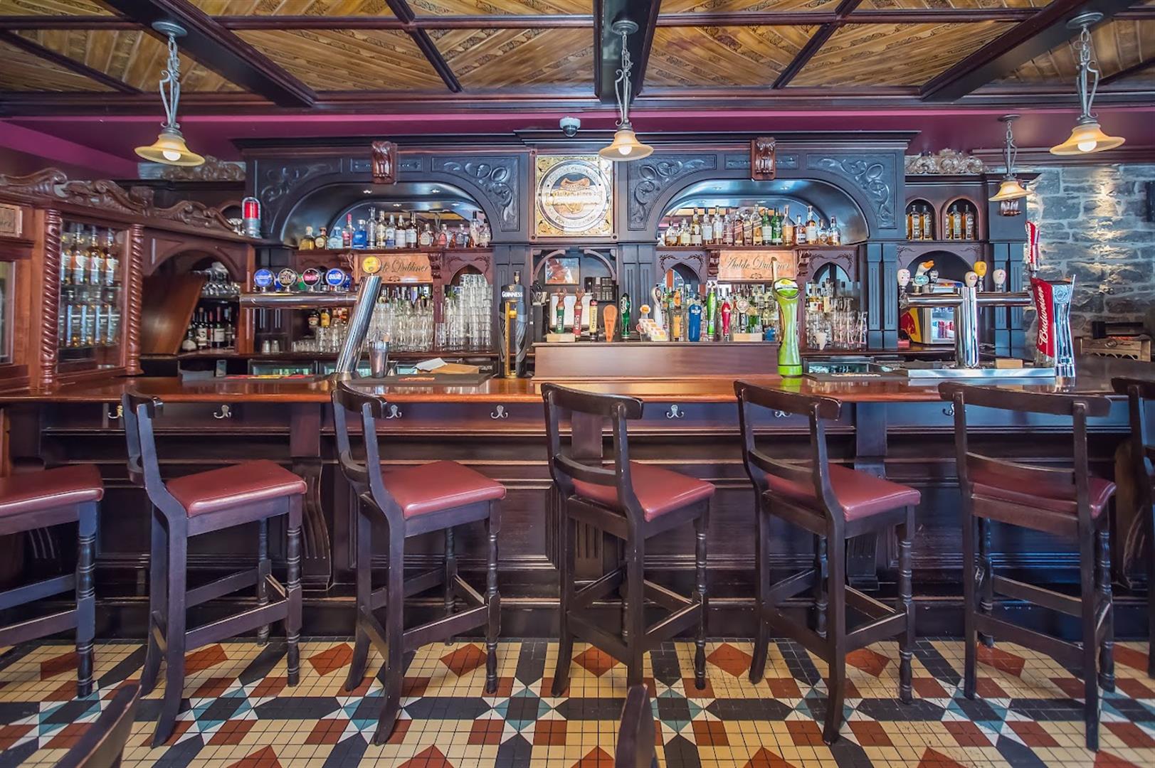 Aulde Dubliner & Pour House (ByWard Market)