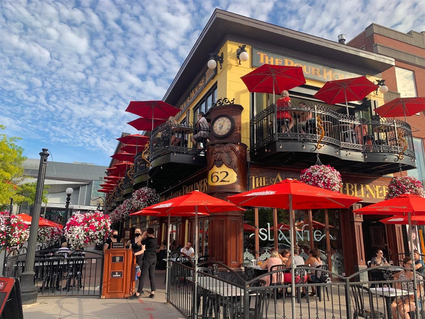 Aulde Dubliner & Pour House (ByWard Market)