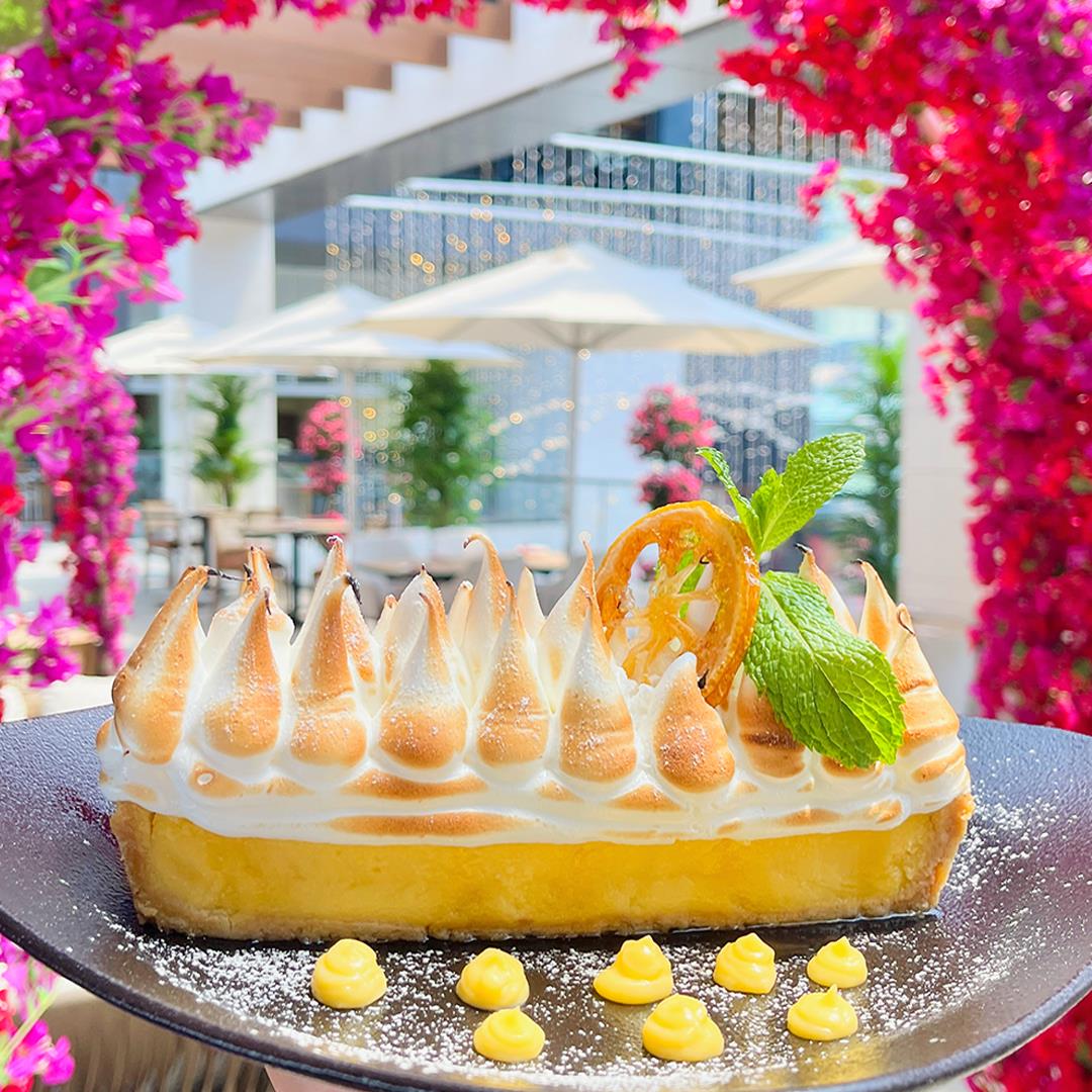 Hurricane's Grill & Bar The Beach