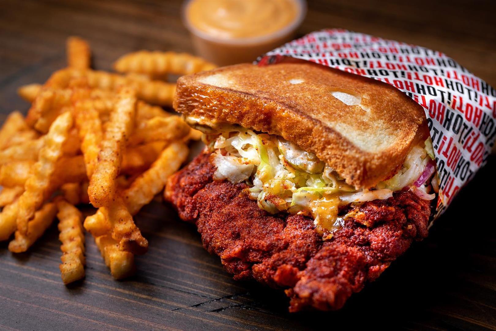 Howlin' Ray's Hot Chicken - Chinatown