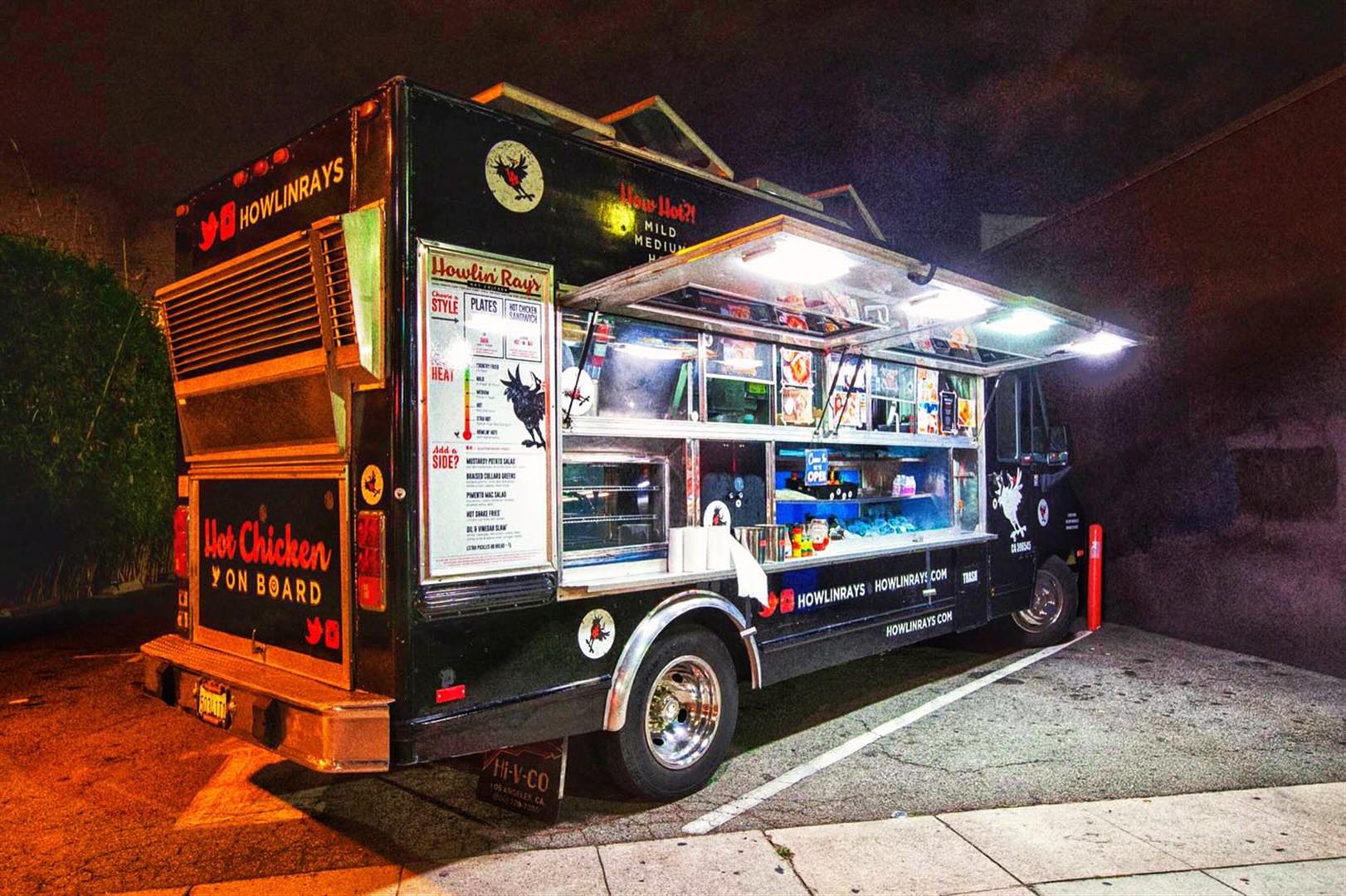 Howlin' Ray's Hot Chicken - Chinatown