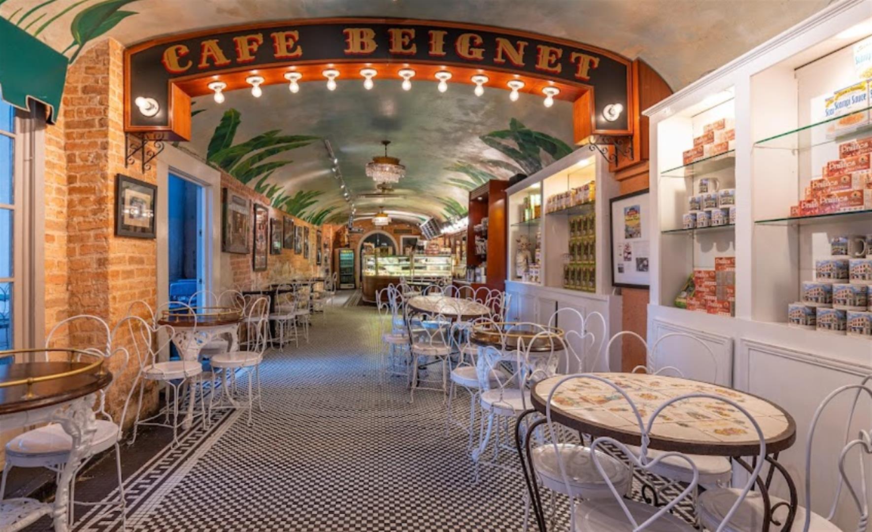 Cafe Beignet, Royal Street